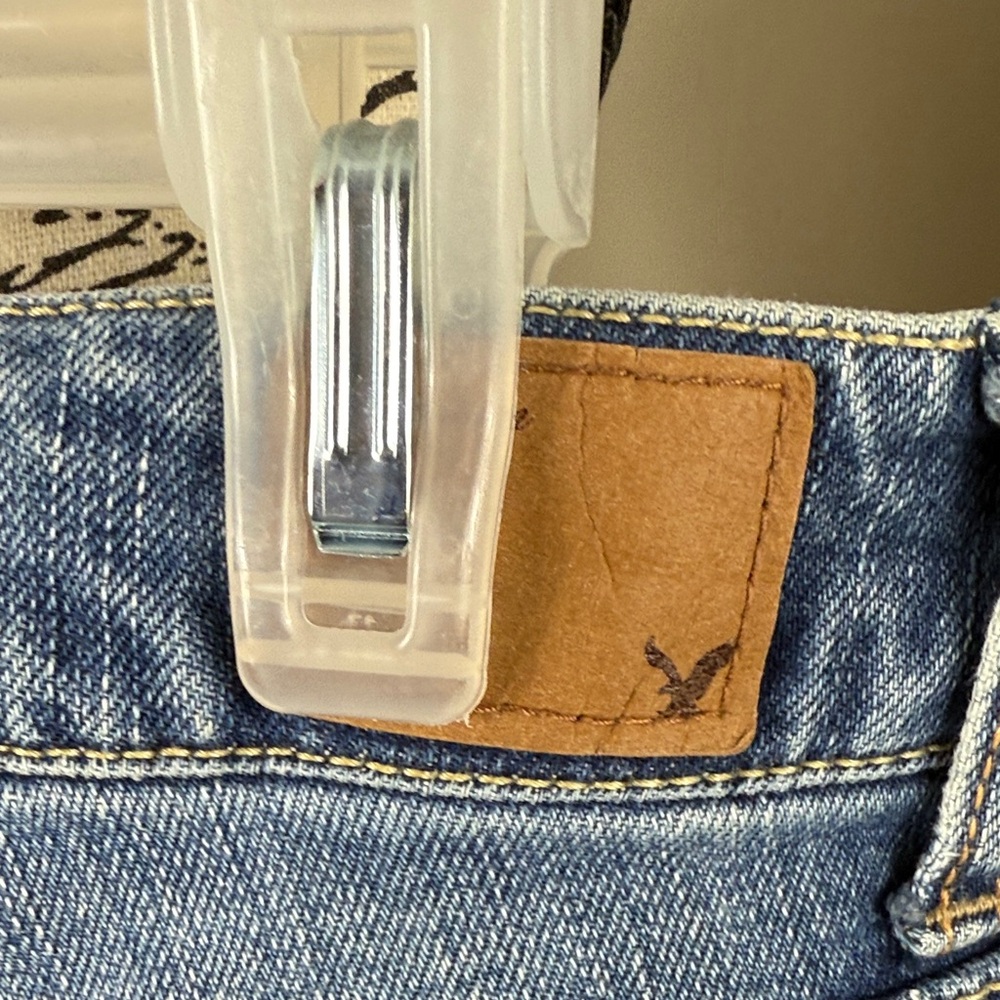 American Eagle Classic Blue Women's Jeans - Picture 4 of 8